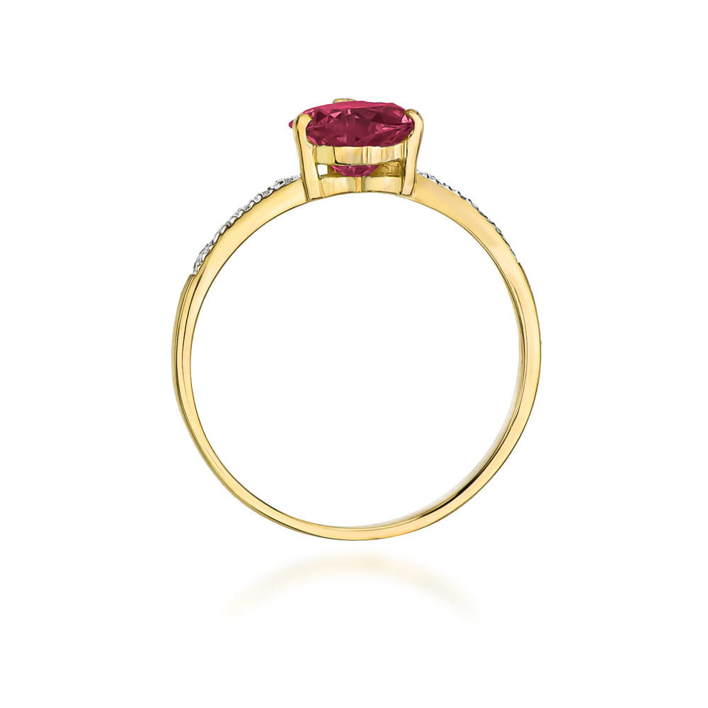 Gold Ring With Ruby And Diamonds
