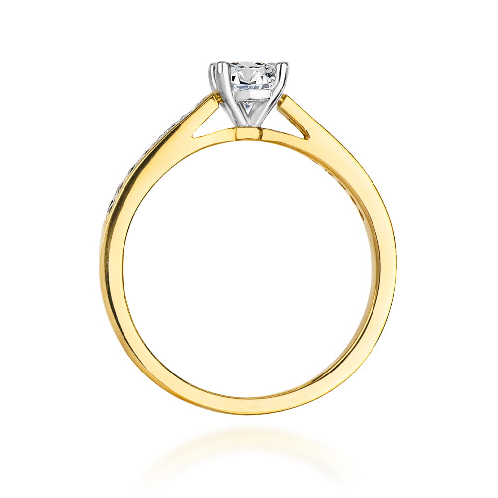 Gold Ring With Diamonds