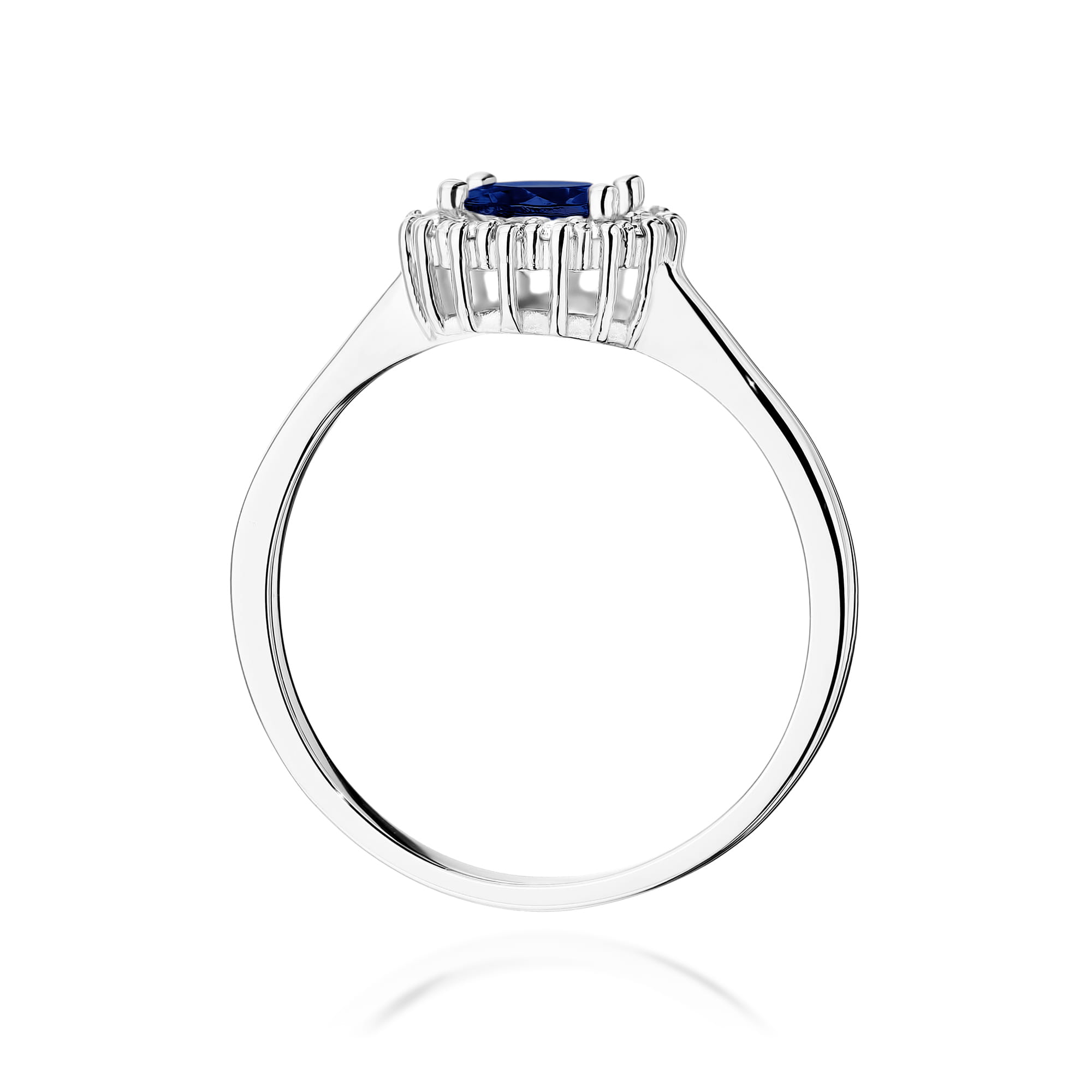 Gold Ring With Sapphire And Diamonds