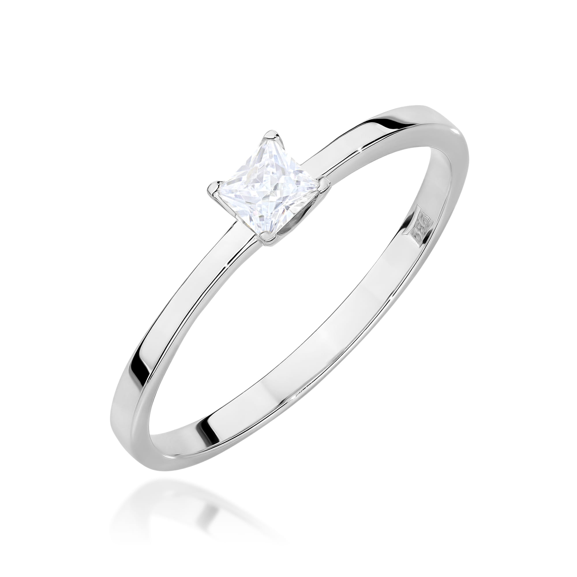 Gold Ring With Diamond
