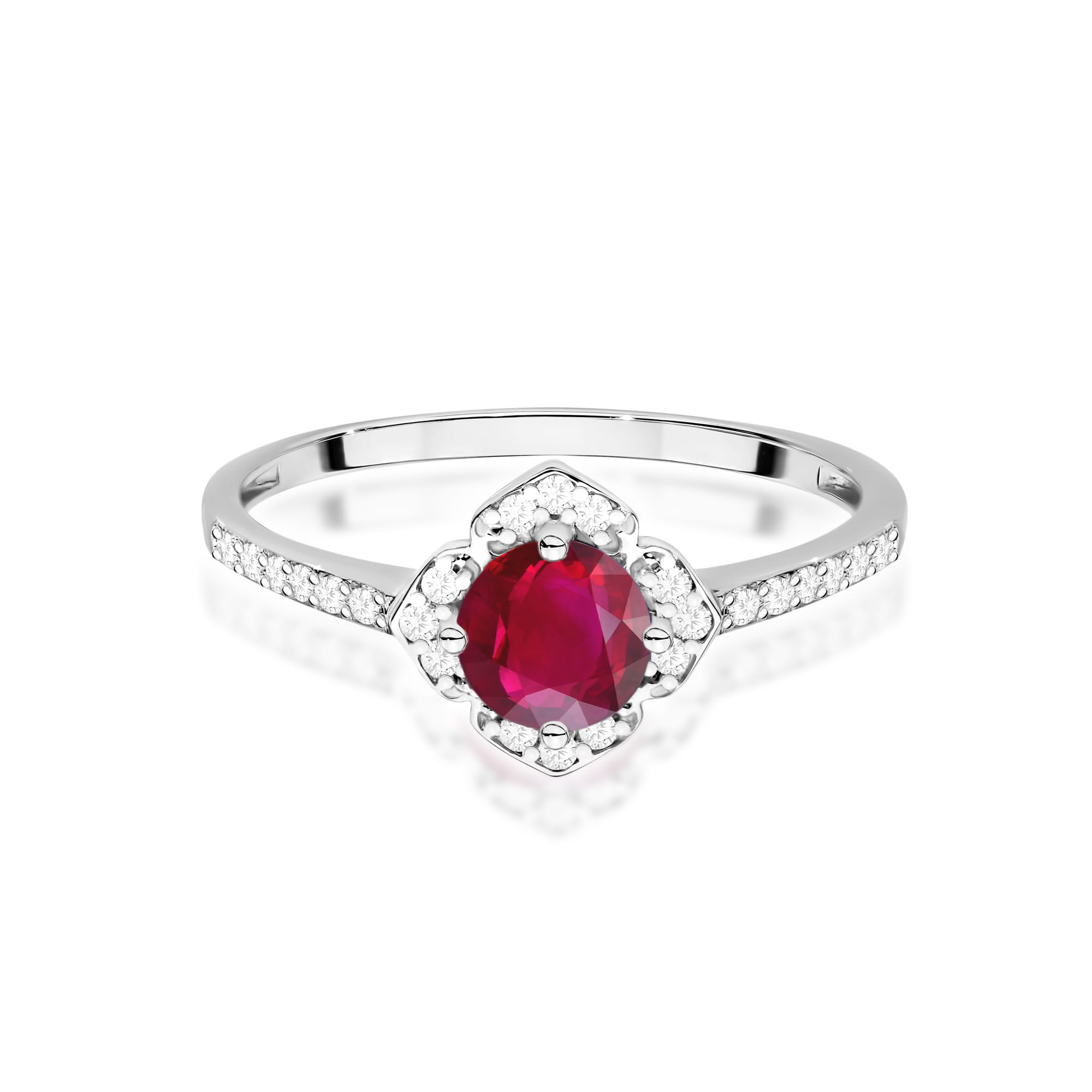 Gold Ring With Ruby And Diamonds