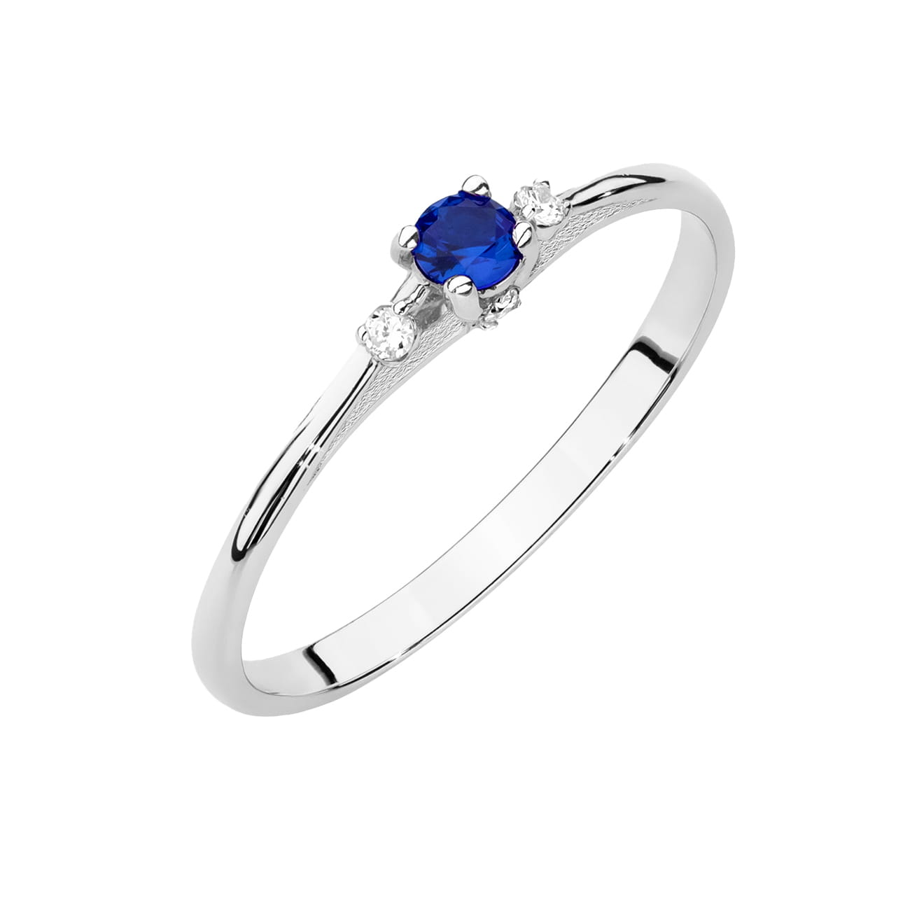 Gold Ring With Sapphire And Diamonds