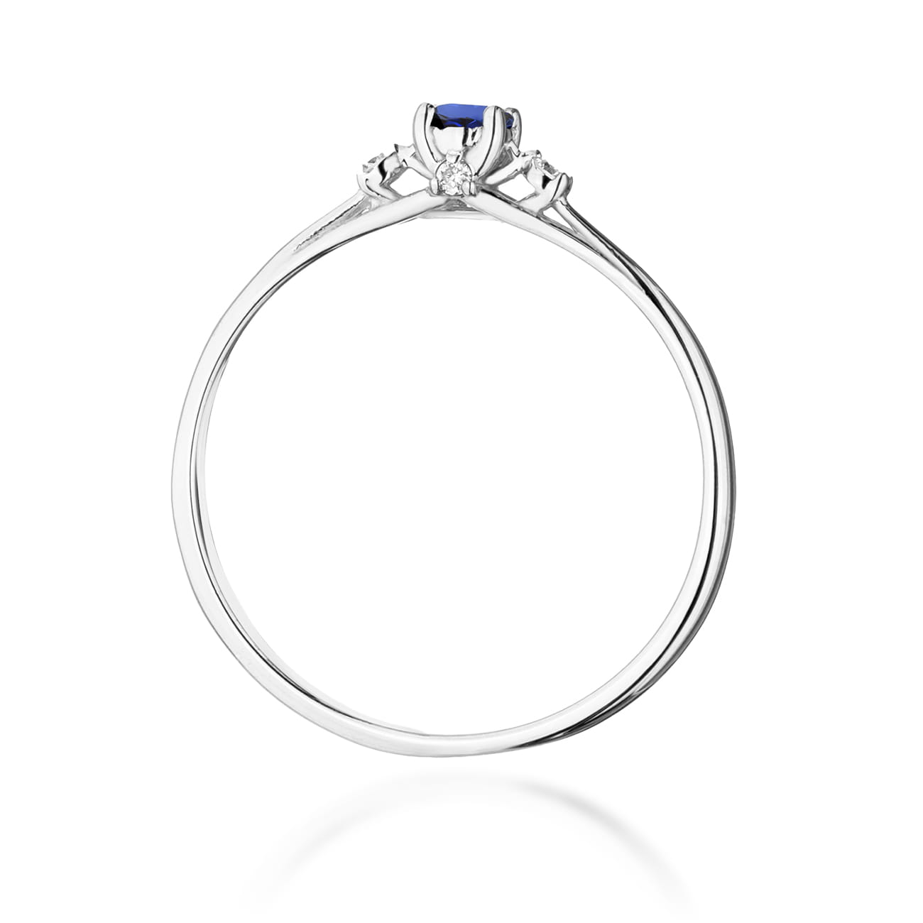 Gold Ring With Sapphire And Diamonds