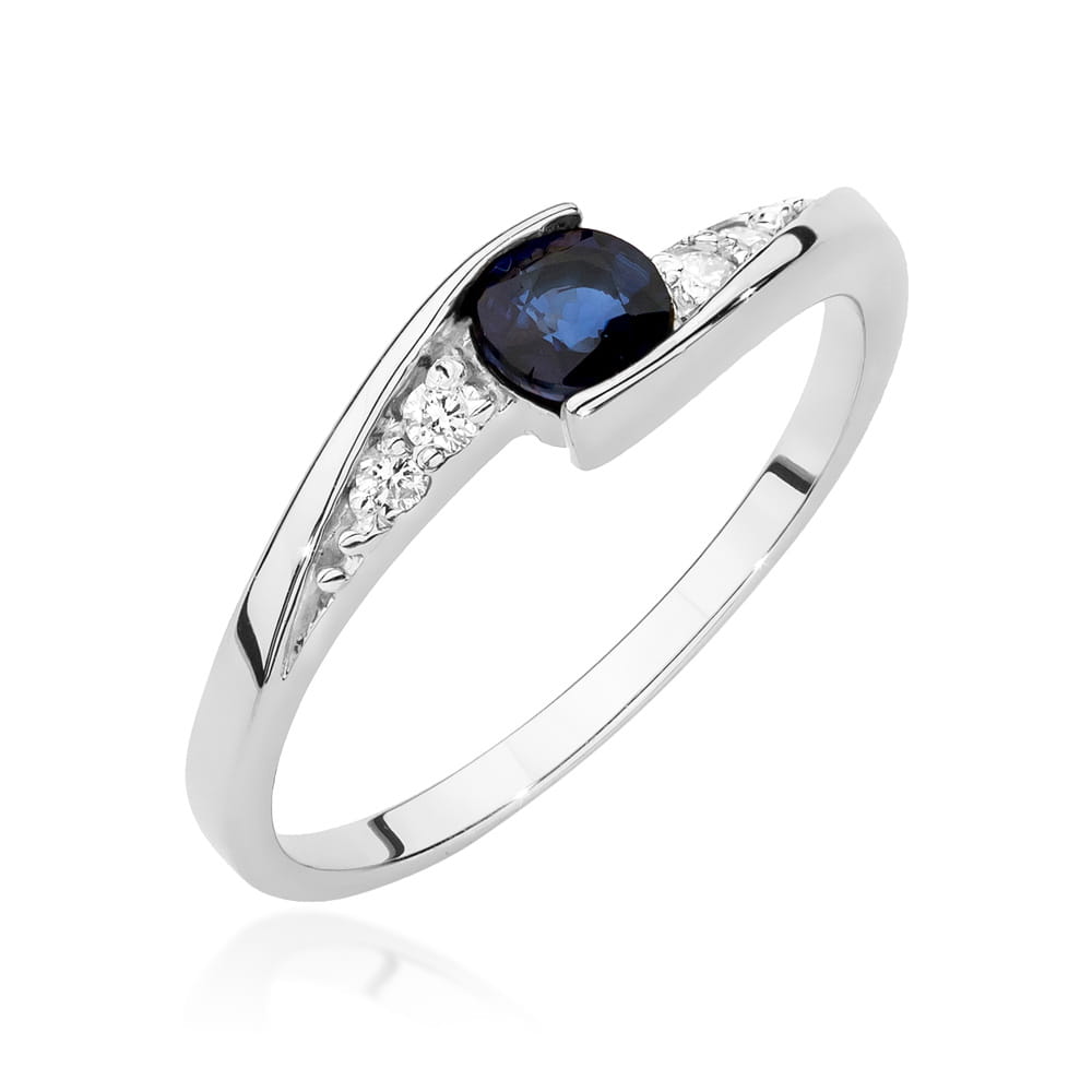 Gold Ring With Sapphire And Diamonds