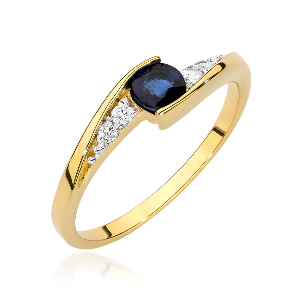 Gold Ring With Sapphire And Diamonds