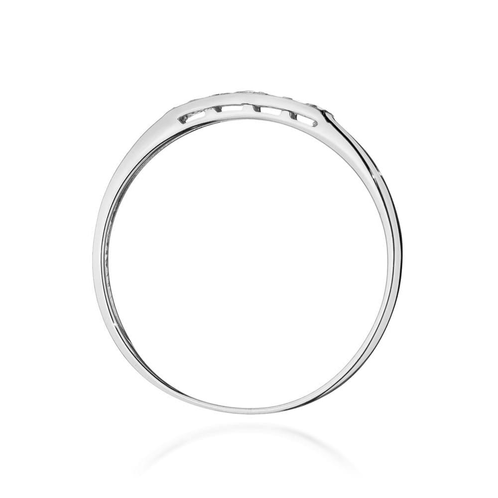 Gold Ring With Diamonds