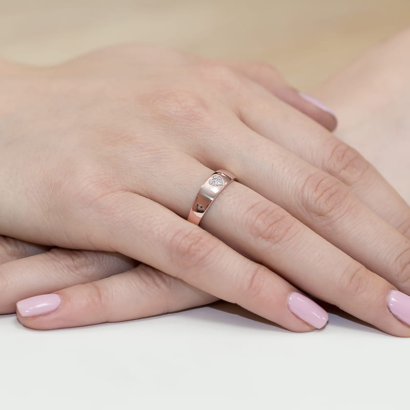 Gold Ring With Diamonds