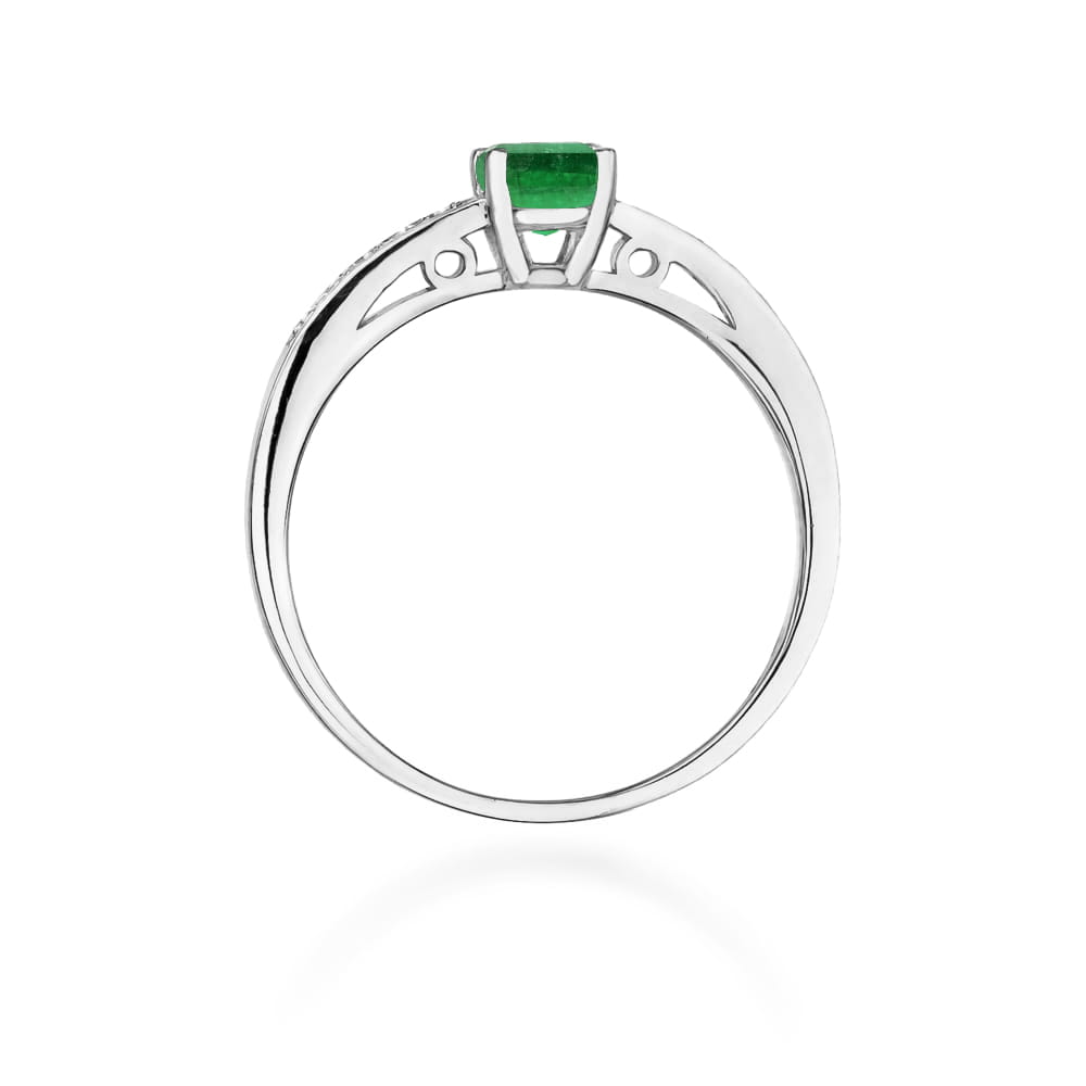 Gold Ring With Emerald And Diamonds