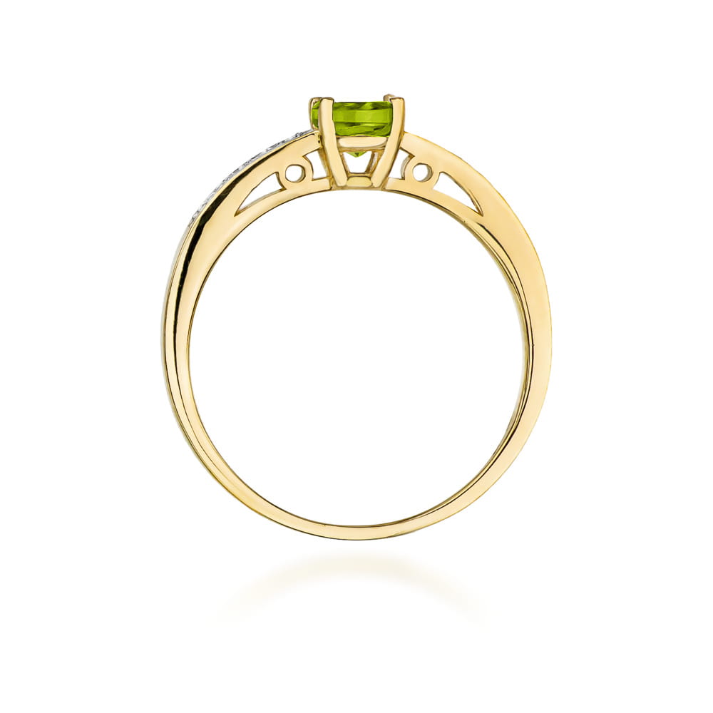 Gold Ring With Peridot And Diamonds
