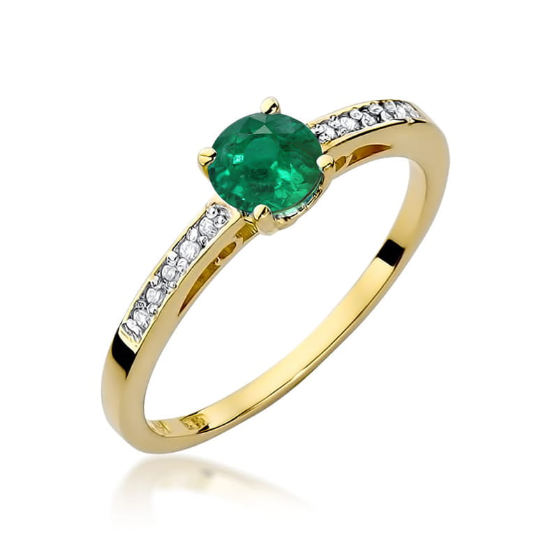 Gold Ring With Emerald And Diamonds