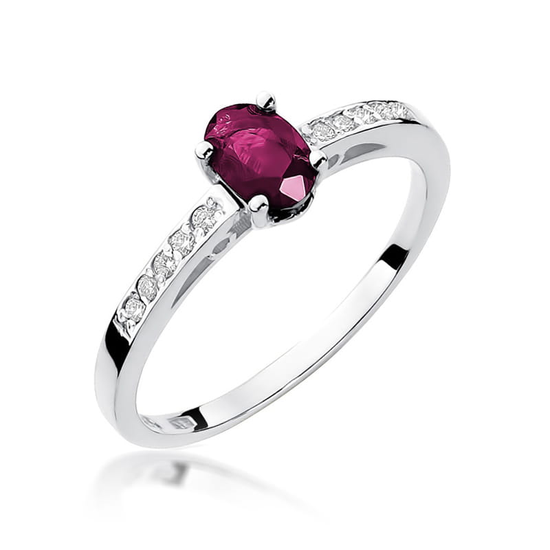 Gold Ring With Ruby And Diamonds
