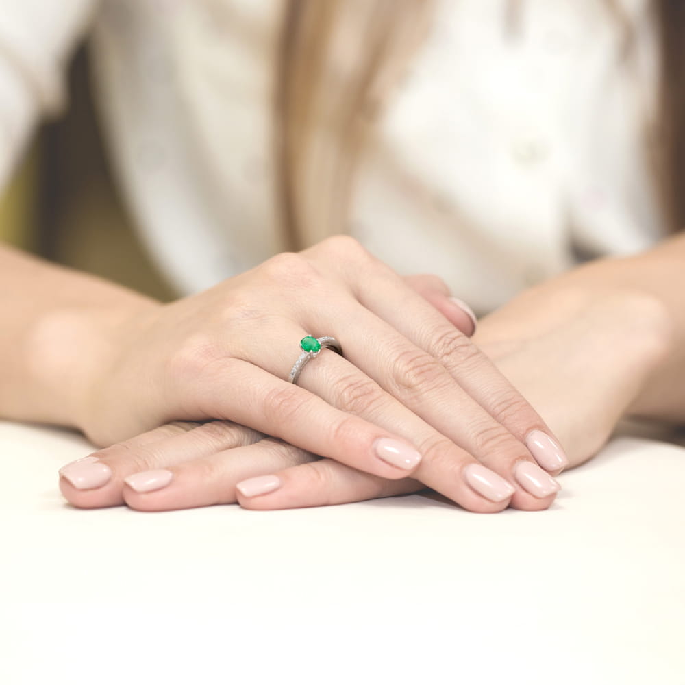 Gold Ring With Emerald And Diamonds