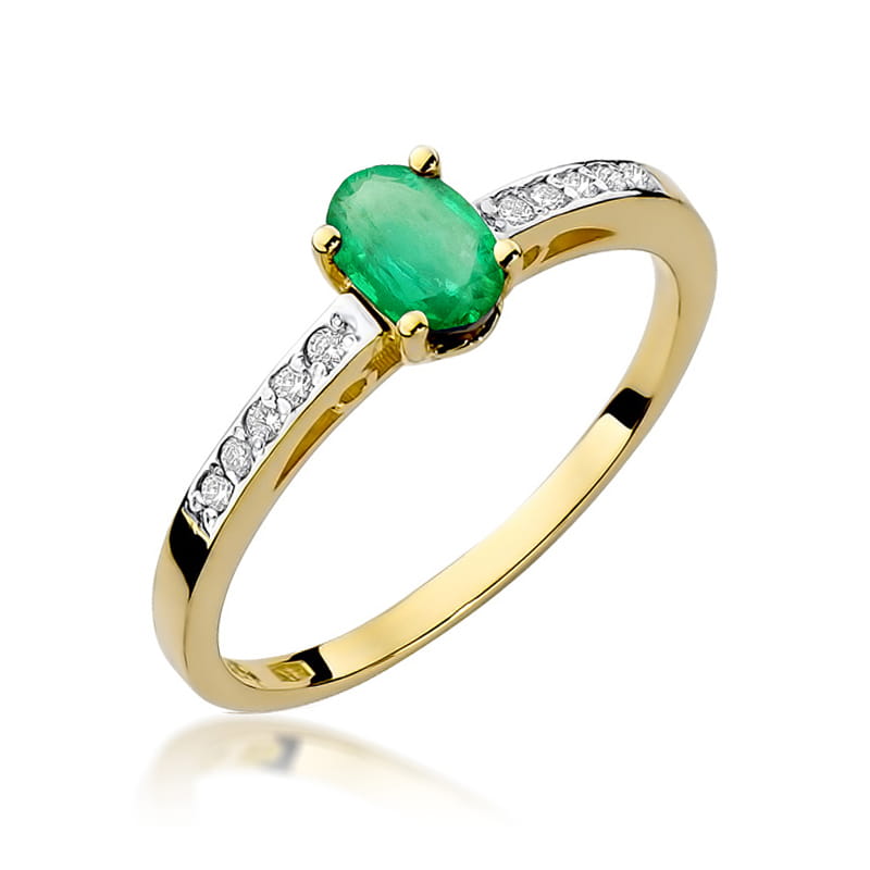 Gold Ring With Emerald And Diamonds