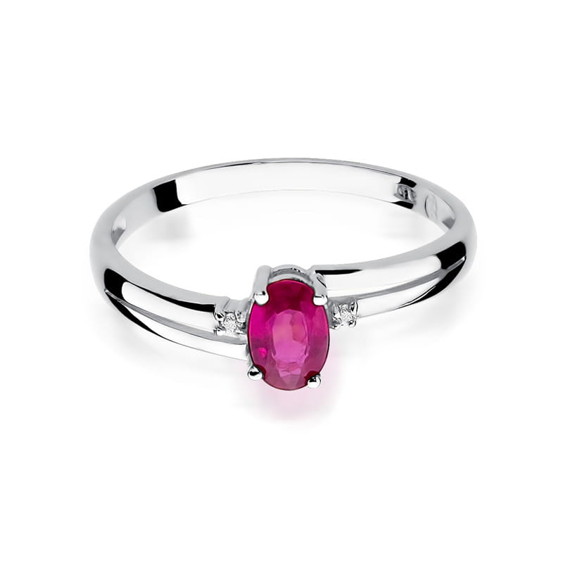 Gold Ring With Ruby And Diamonds