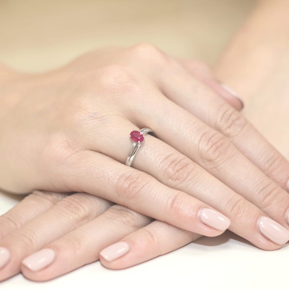 Gold Ring With Ruby And Diamonds