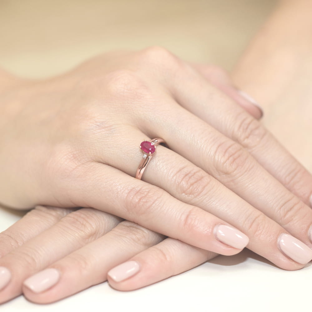 Gold Ring With Ruby And Diamonds