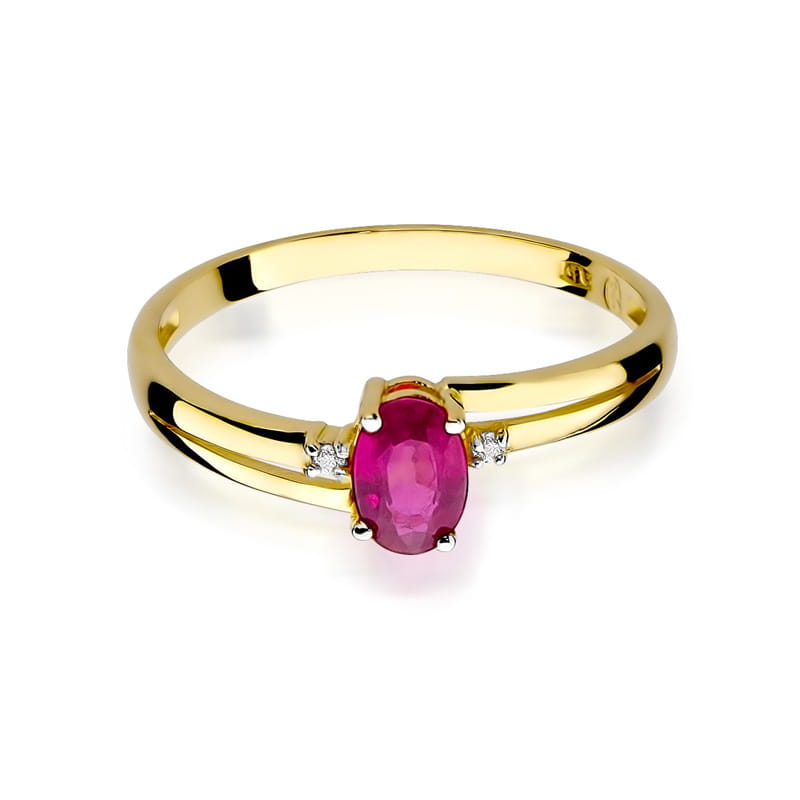 Gold Ring With Ruby And Diamonds