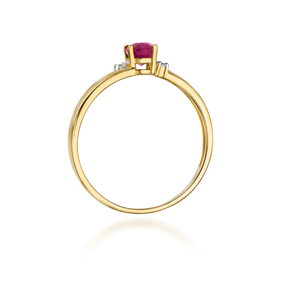 Gold Ring With Ruby And Diamonds