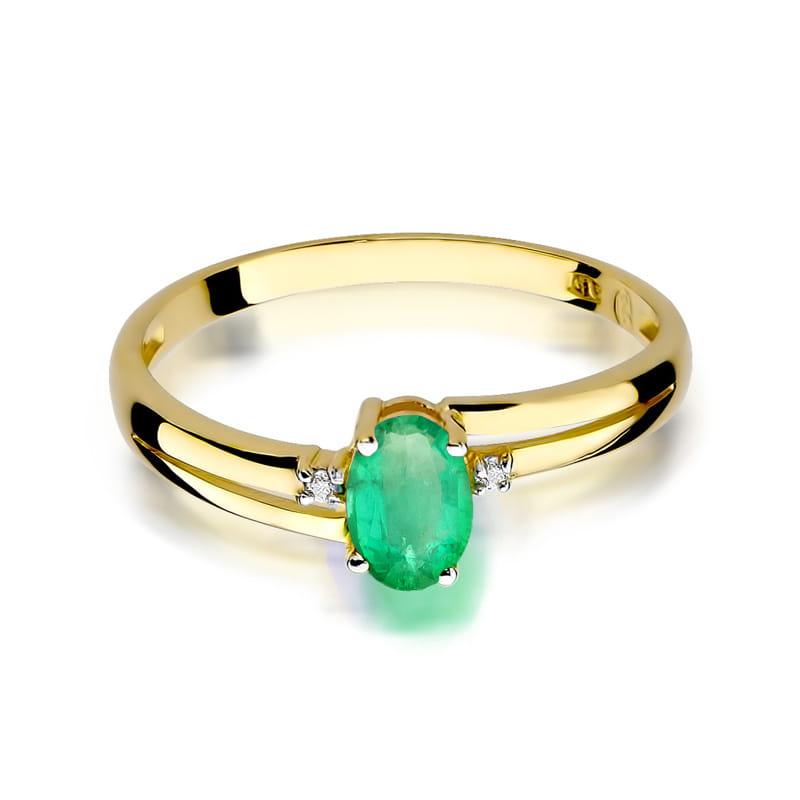 Gold Ring With Emerald And Diamonds