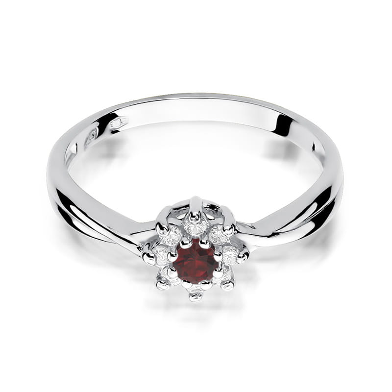 Gold Ring With Ruby And Diamonds