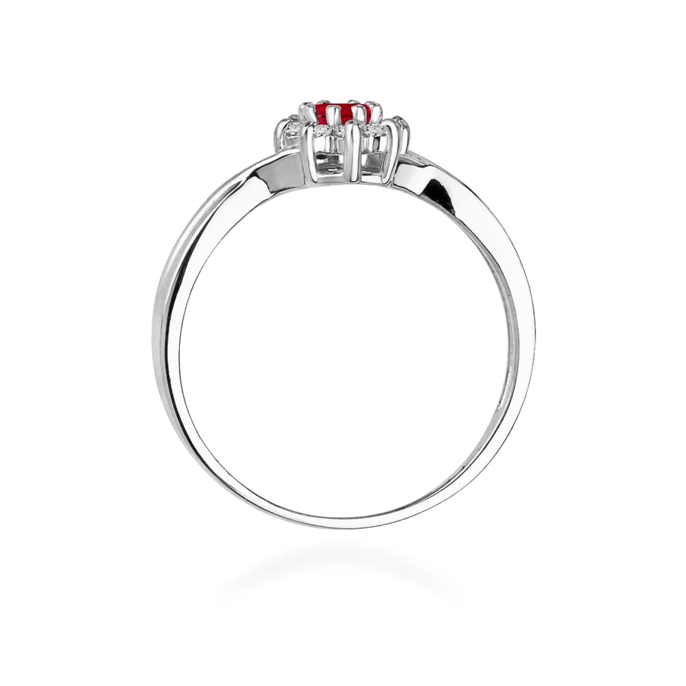 Gold Ring With Ruby And Diamonds