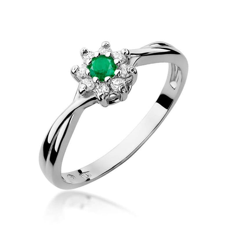 Gold Ring With Emerald And Diamonds