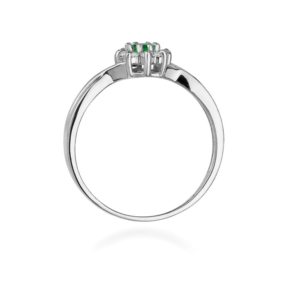 Gold Ring With Emerald And Diamonds