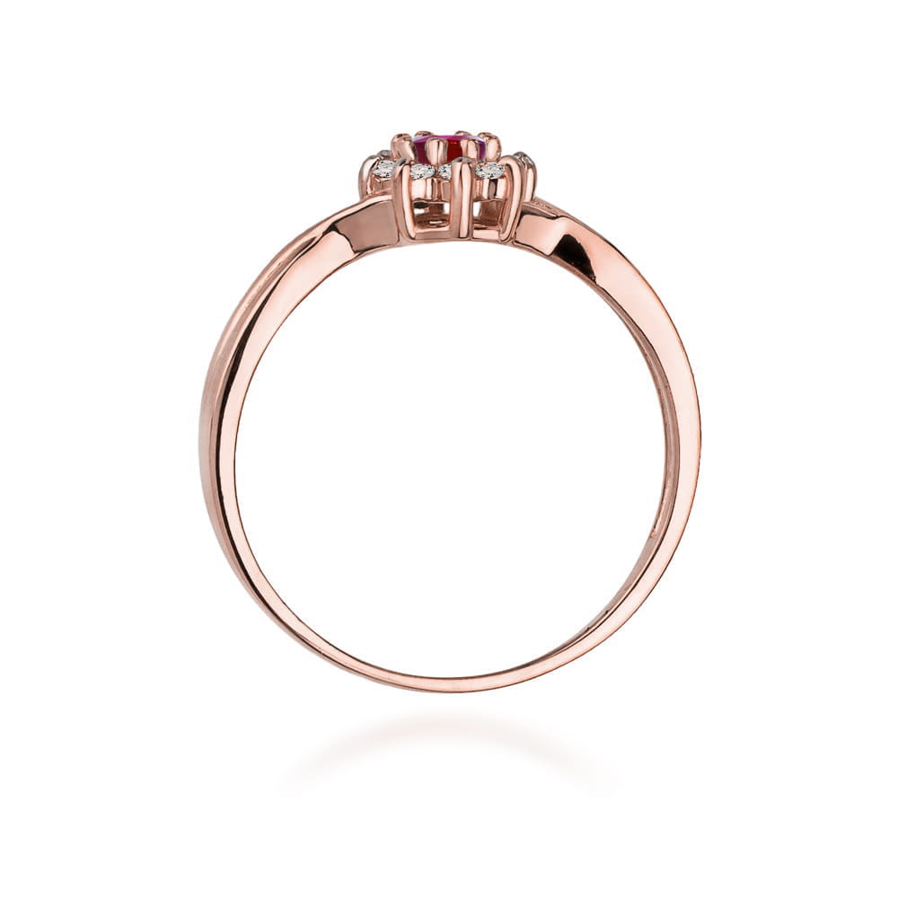 Gold Ring With Ruby And Diamonds