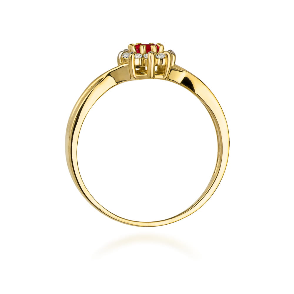 Gold Ring With Ruby And Diamonds