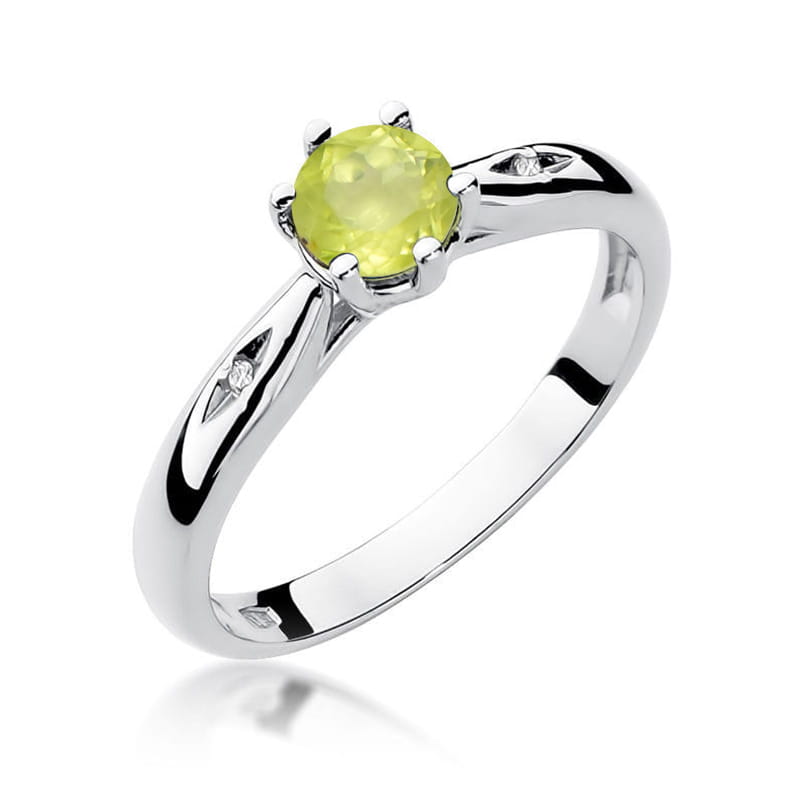 Gold Ring With Peridot And Diamonds