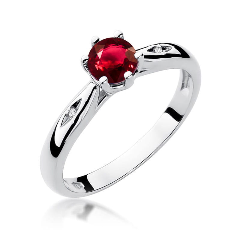 Gold Ring With Ruby And Diamonds