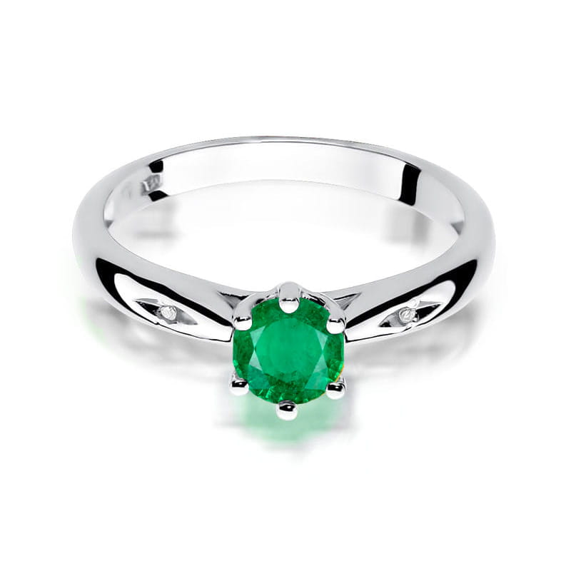 Gold Ring With Emerald And Diamonds
