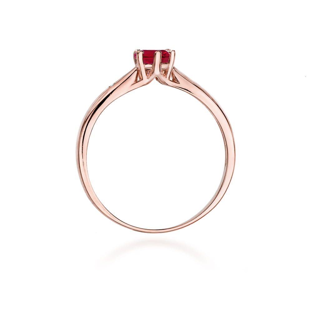 Gold Ring With Ruby And Diamonds