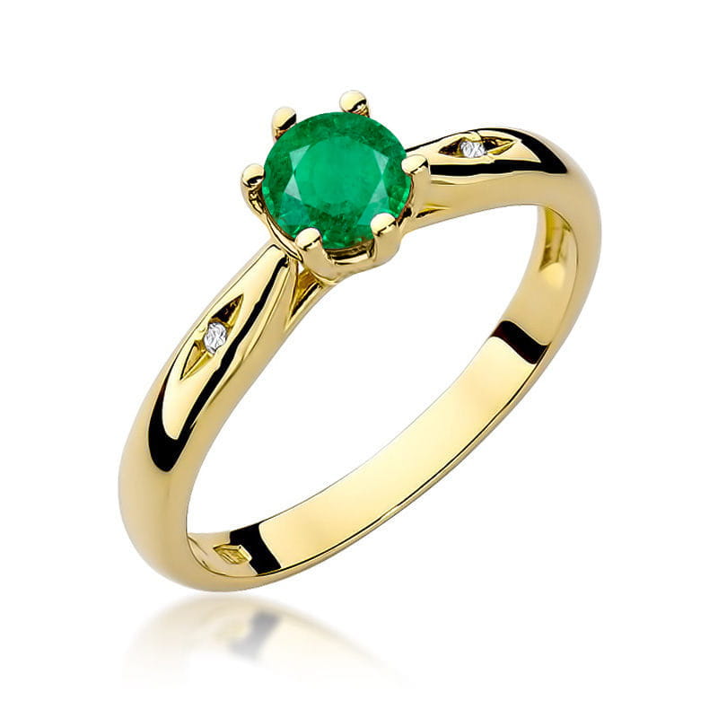 Gold Ring With Emerald And Diamonds