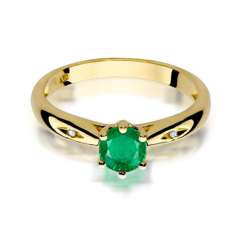 Gold Ring With Emerald And Diamonds