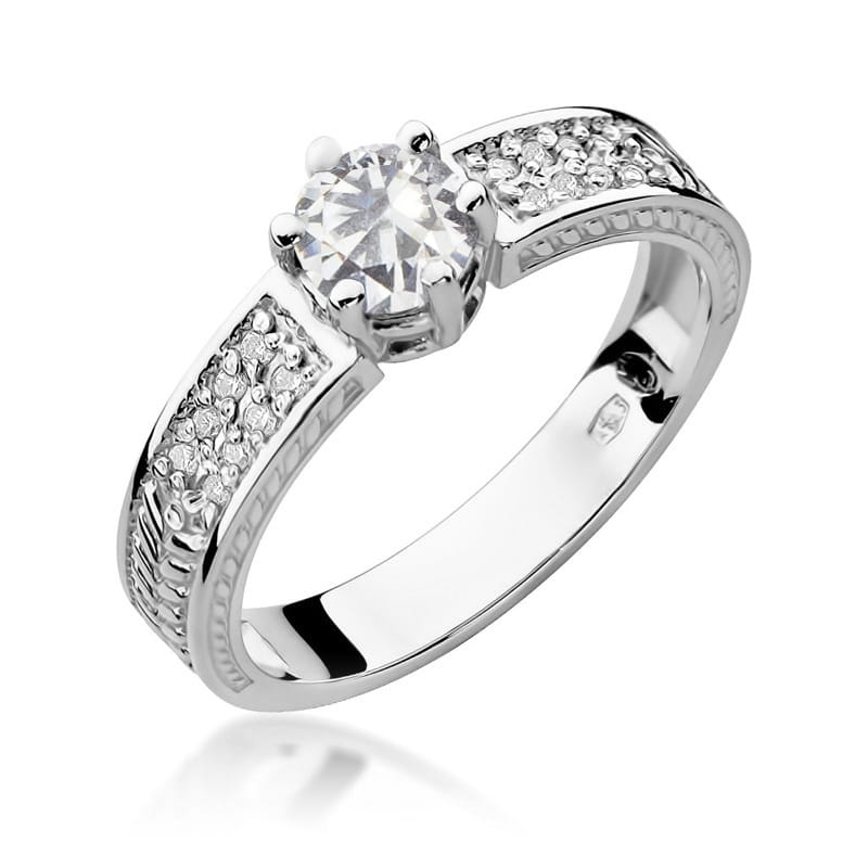 Gold Ring With White Sapphire And Diamonds