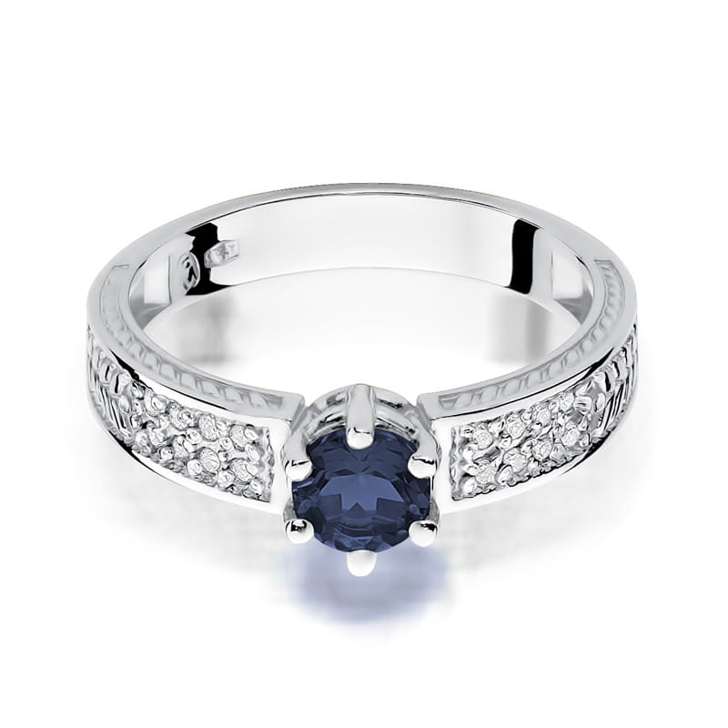 Gold Ring With Sapphire And Diamonds