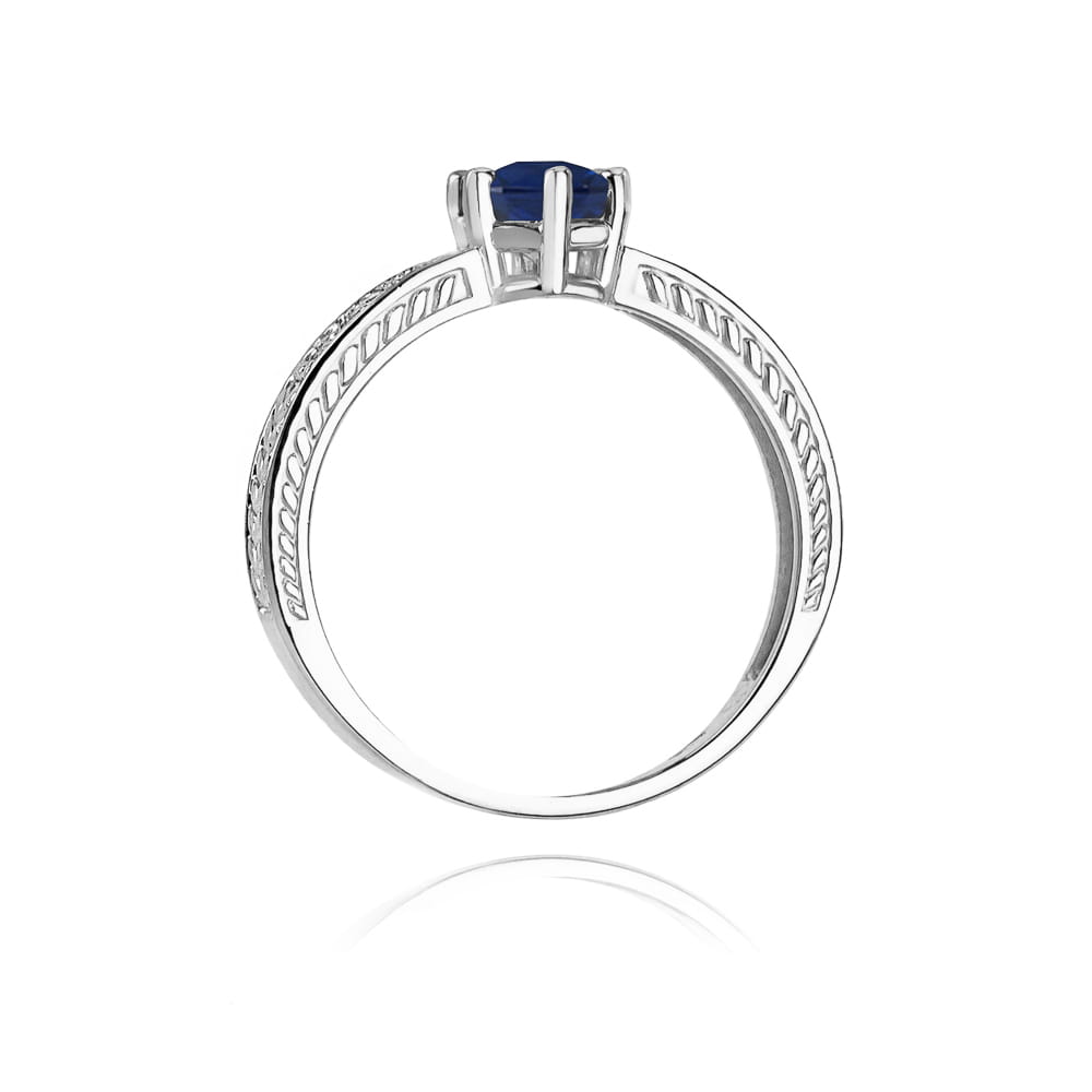 Gold Ring With Sapphire And Diamonds