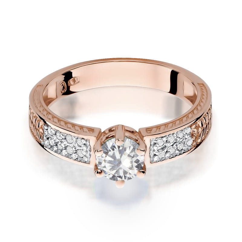 Gold Ring With White Sapphire And Diamonds