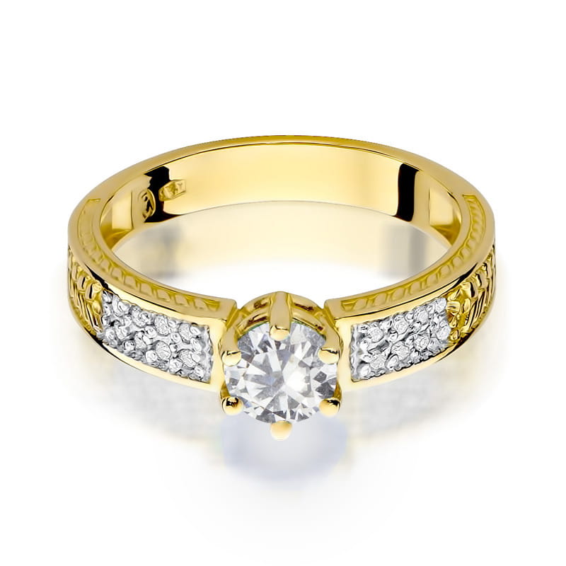 Gold Ring With White Sapphire And Diamonds