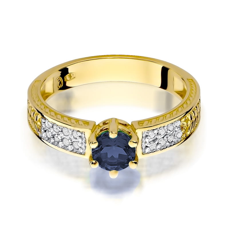 Gold Ring With Sapphire And Diamonds