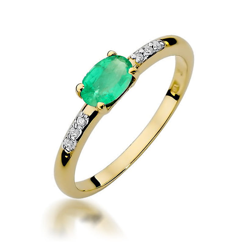 Gold Ring With Emerald And Diamonds