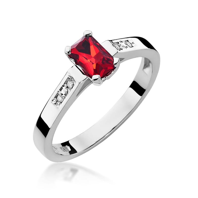 Gold Ring With Ruby And Diamonds