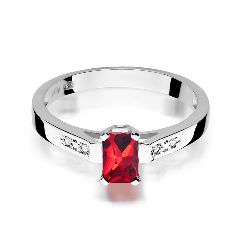 Gold Ring With Ruby And Diamonds