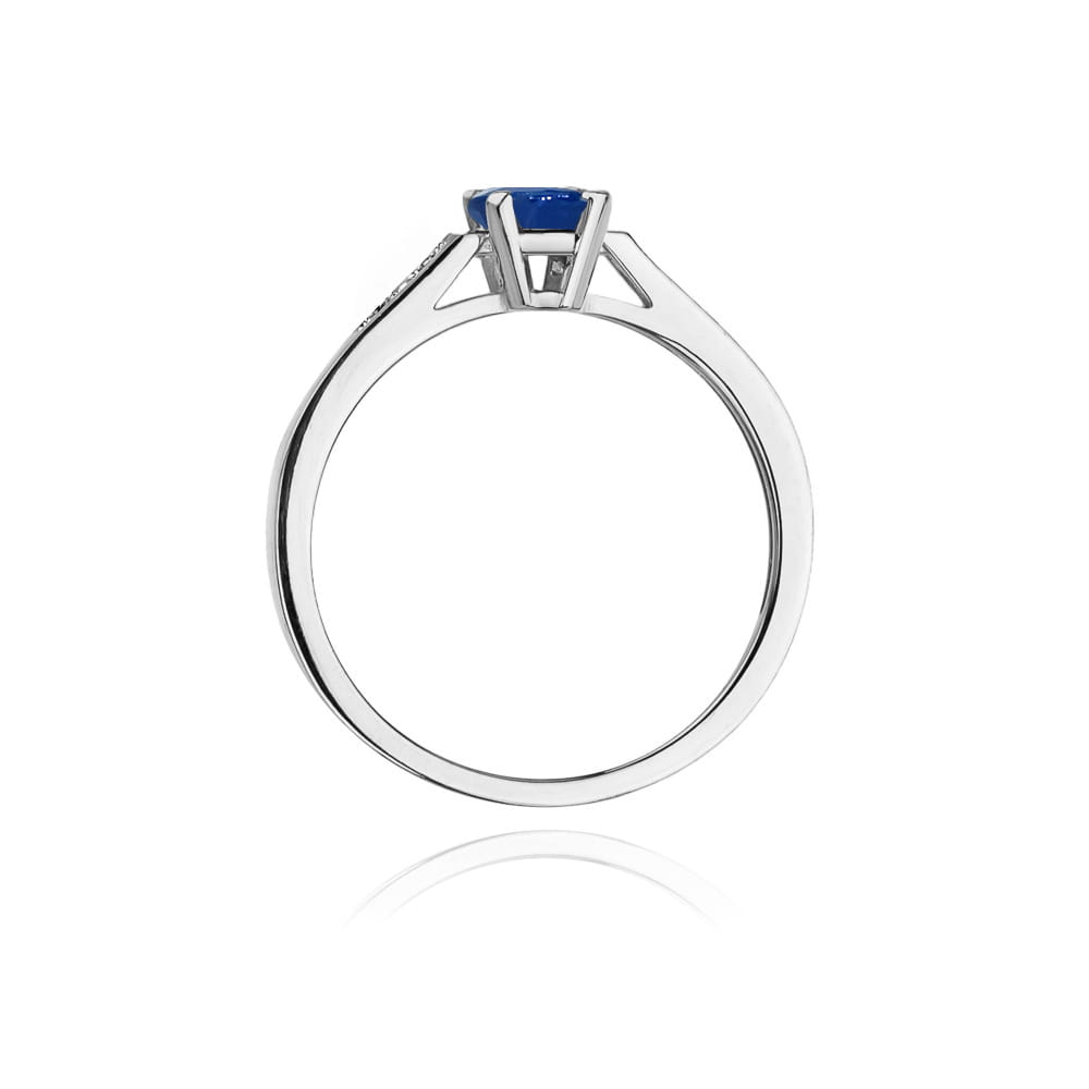 Gold Ring With Sapphire And Diamonds