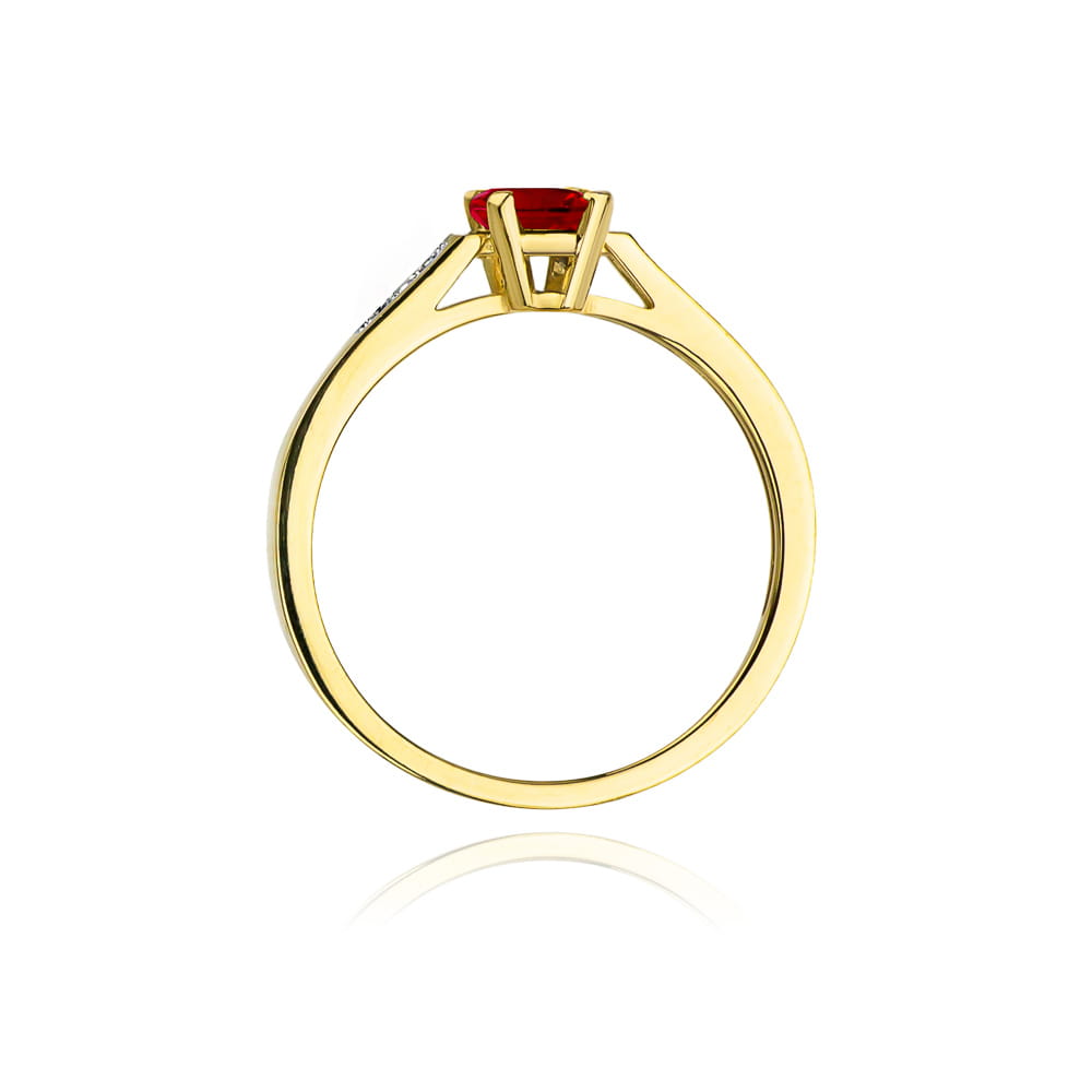 Gold Ring With Ruby And Diamonds