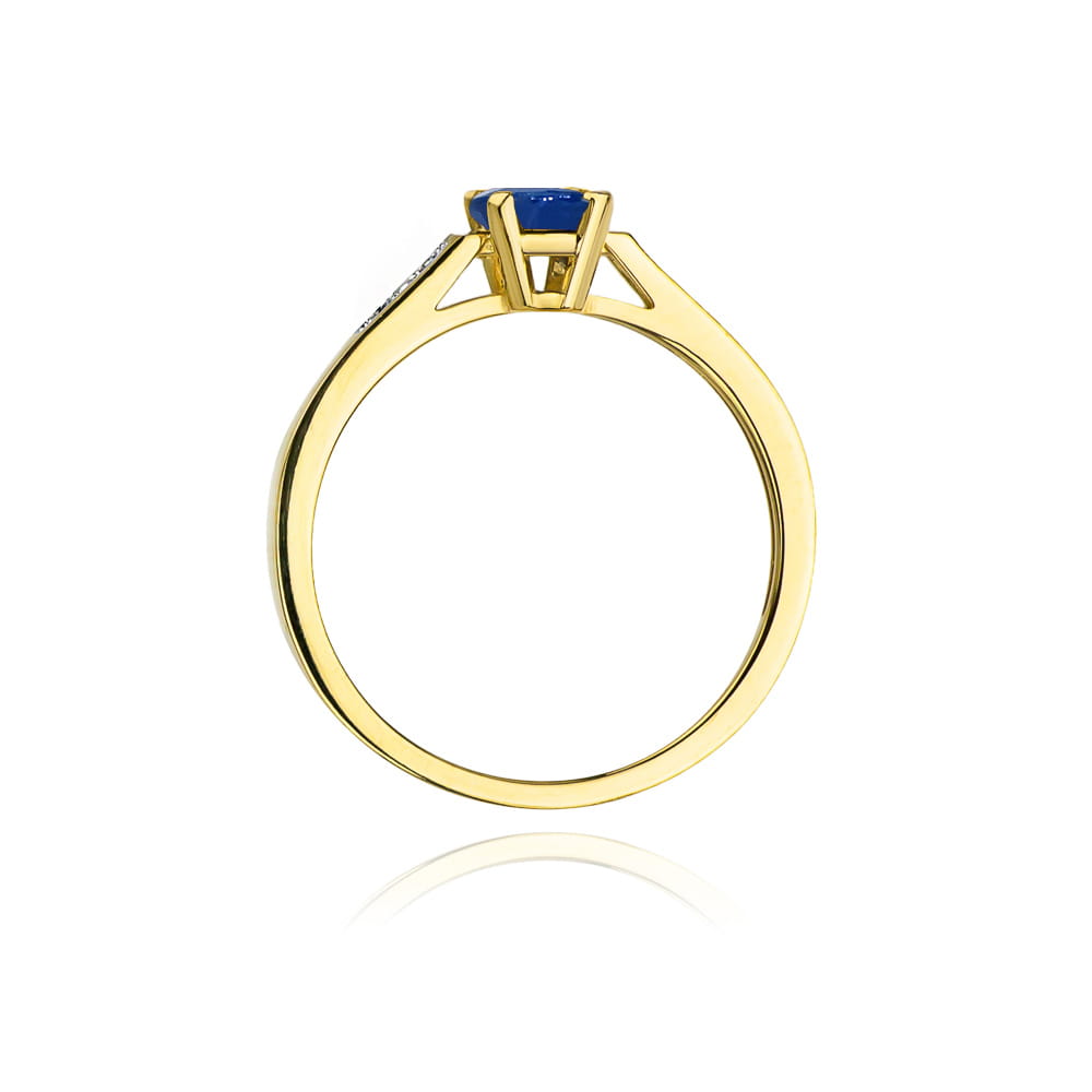 Gold Ring With Sapphire And Diamonds