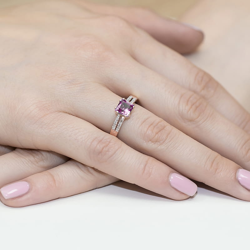 Gold Ring With Pink Topaz And Diamonds