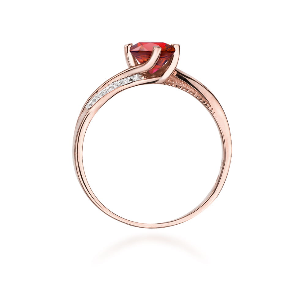 Gold Ring With Ruby And Diamonds