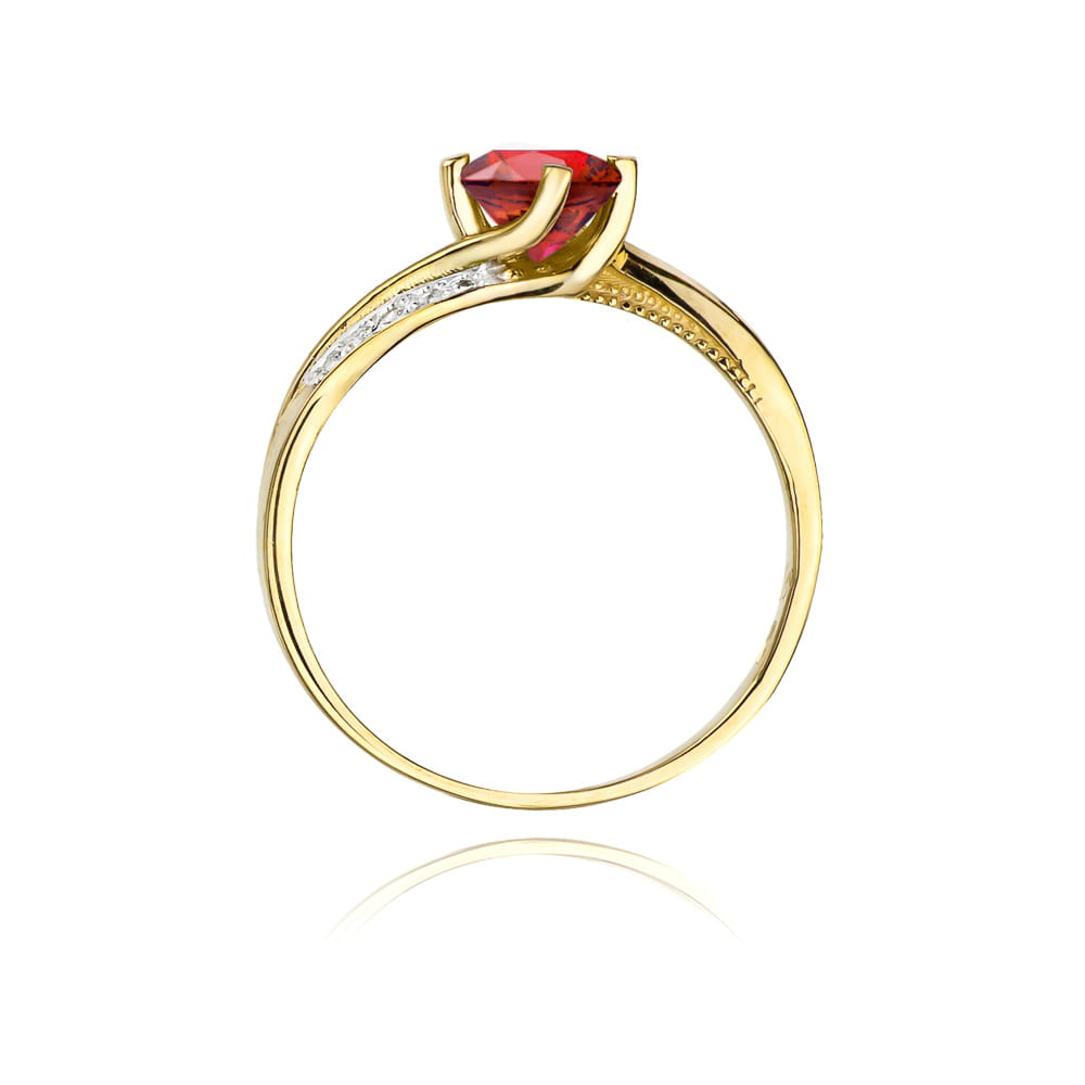 Gold Ring With Ruby And Diamonds